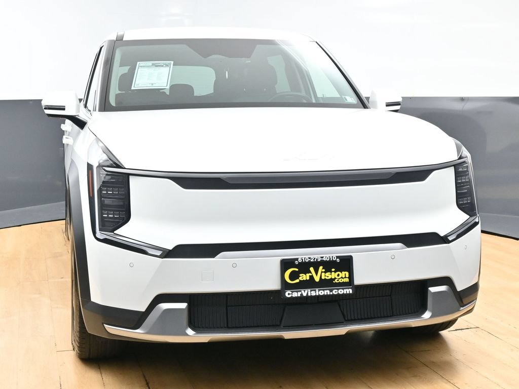 Used 2024 Kia EV9 Light RWD image 4