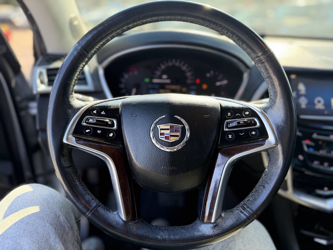 Used 2013 Cadillac SRX Luxury image 14