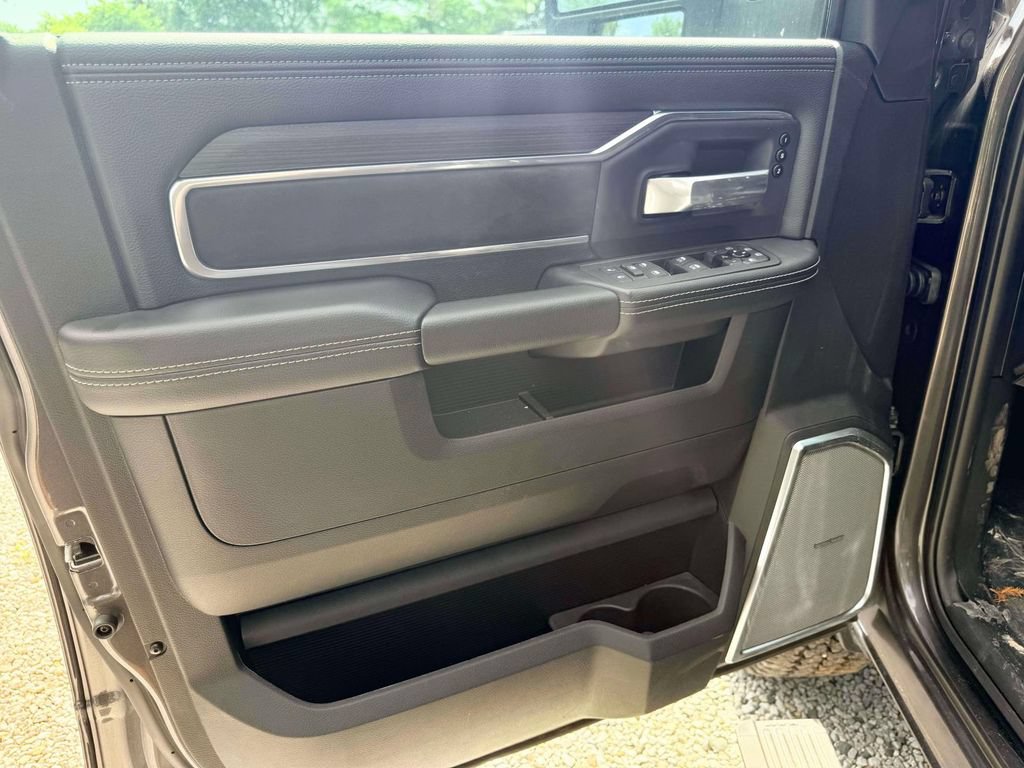 New 2026 RAM 2500 Laramie AWD/4WD image 13