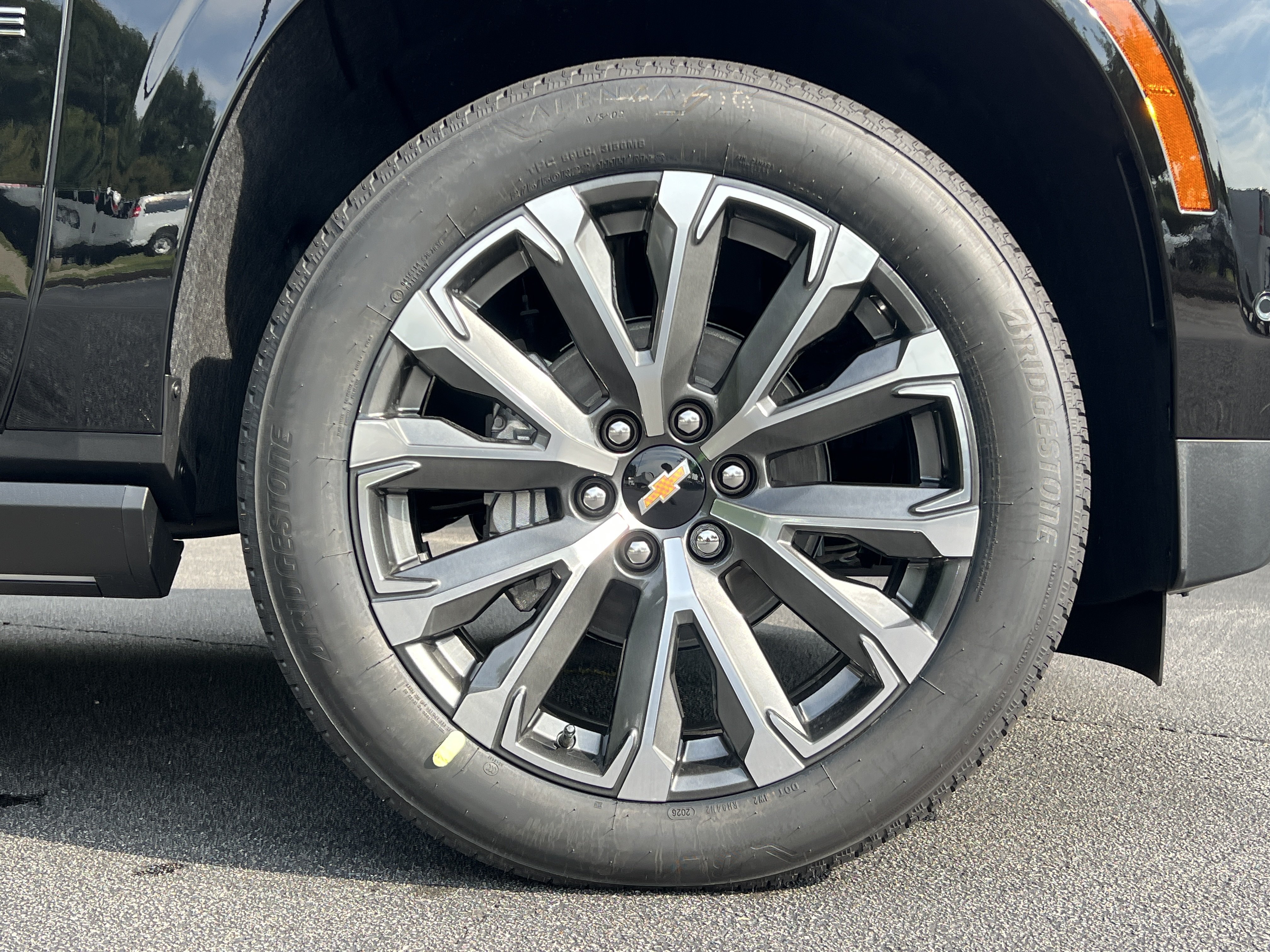 New 2026 Chevrolet Tahoe High Country w/ LPO, Get Active Package AWD/4WD image 13