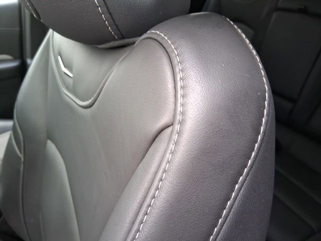 Used 2025 Cadillac XT4 Premium Luxury image 19