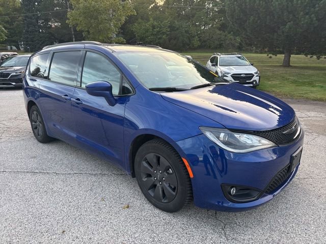 Used 2020 Chrysler Pacifica Touring-L w/ S Appearance Package
