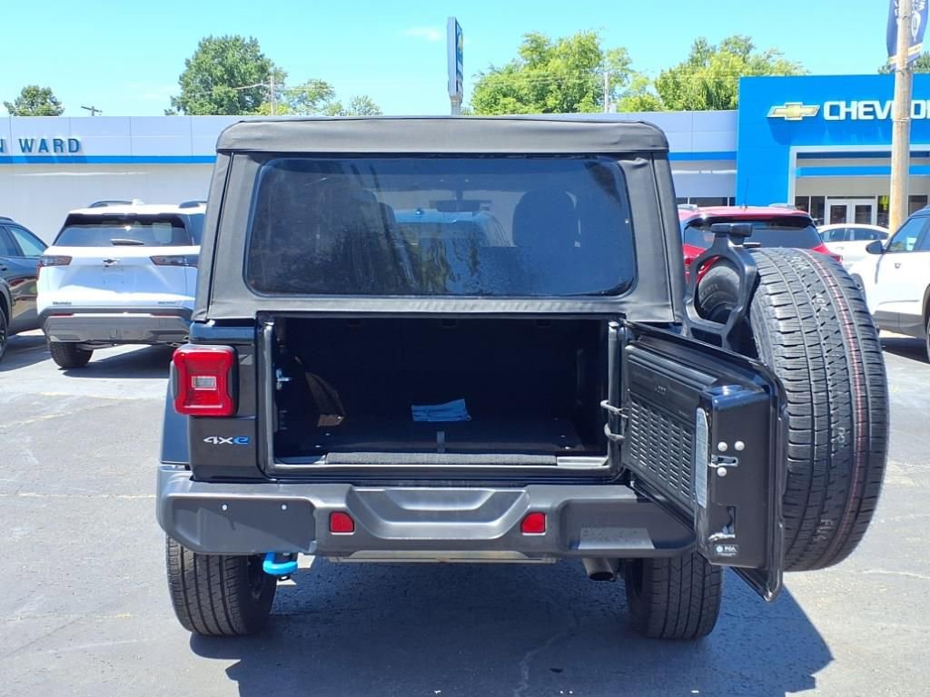Used 2023 Jeep Wrangler Unlimited Sahara image 14