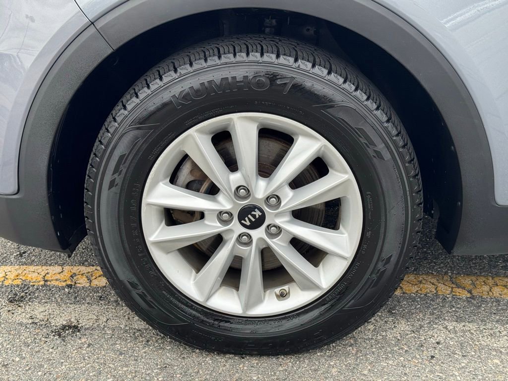 Used 2020 Kia Sorento LX image 10