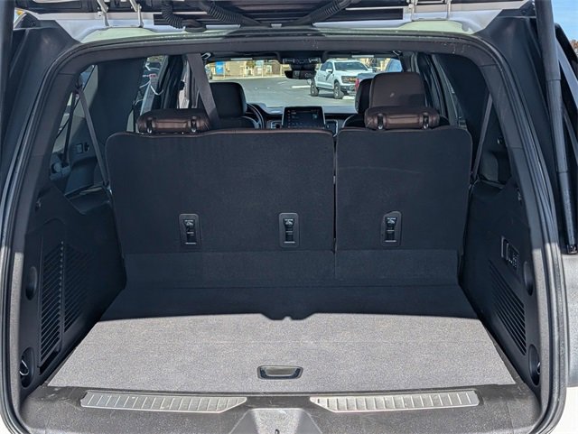 Used 2023 Chevrolet Suburban High Country image 24