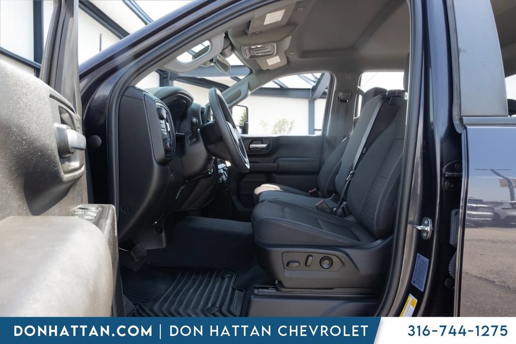 Used 2024 Chevrolet Silverado 2500 Custom w/ Custom Value Package AWD/4WD image 4