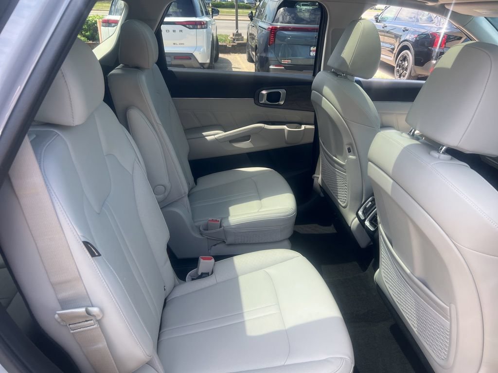 Certified 2025 Kia Sorento SX AWD/4WD image 15