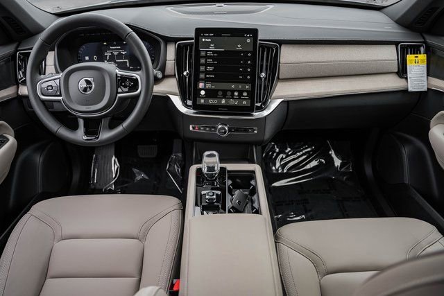 New 2026 Volvo XC90 B6 Plus w/ Protection Package Premier image 19