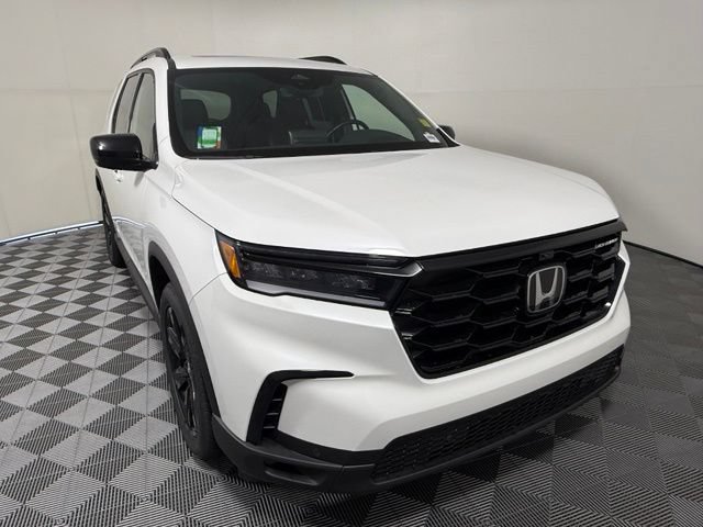 Used 2025 Honda Pilot Black Edition image 8