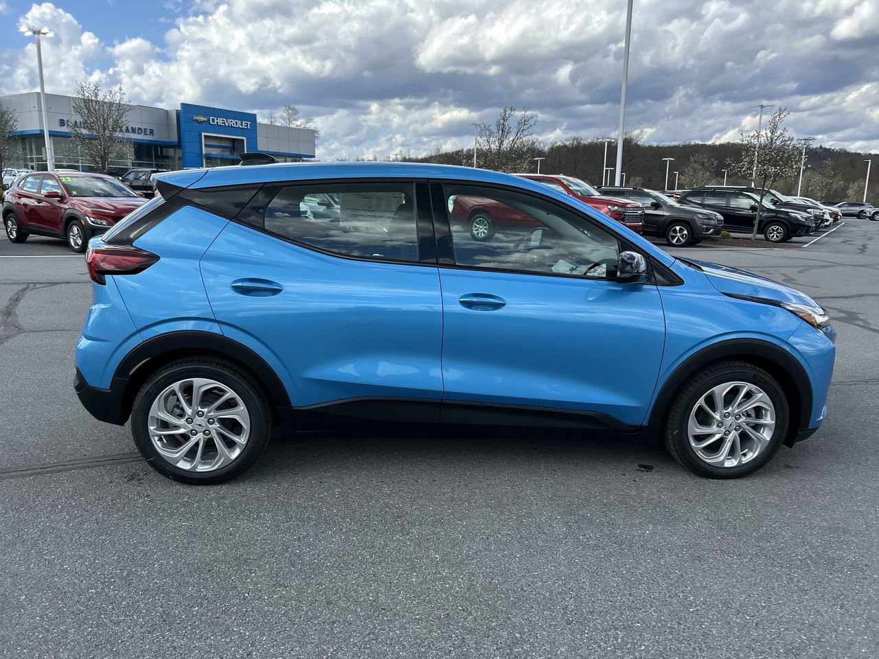 New 2027 Chevrolet Bolt LT w/ Comfort Package FWD image 8