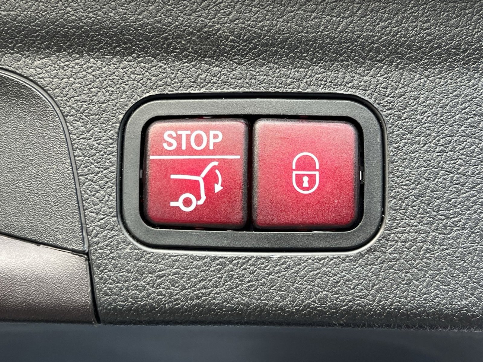 Used 2020 Mercedes-Benz GLE 350 4MATIC image 25