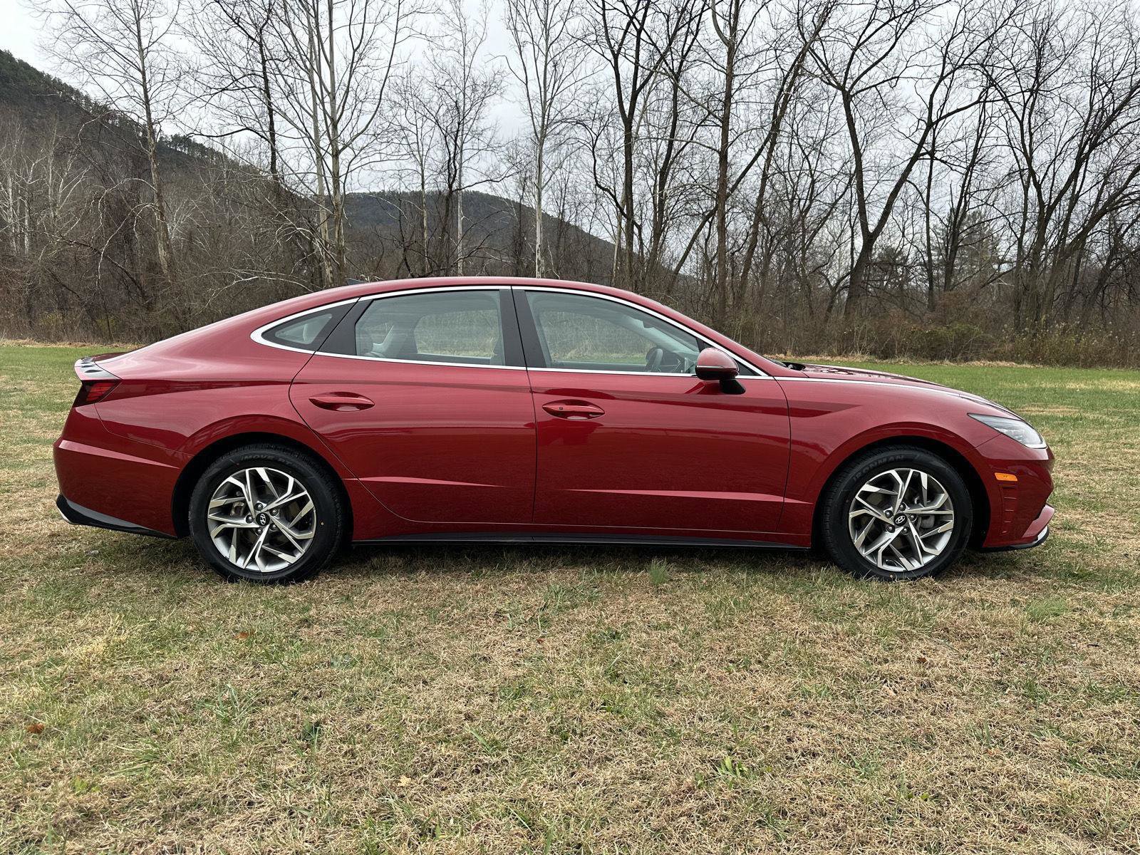 Used 2023 Hyundai Sonata SEL w/ Cargo Package image 5