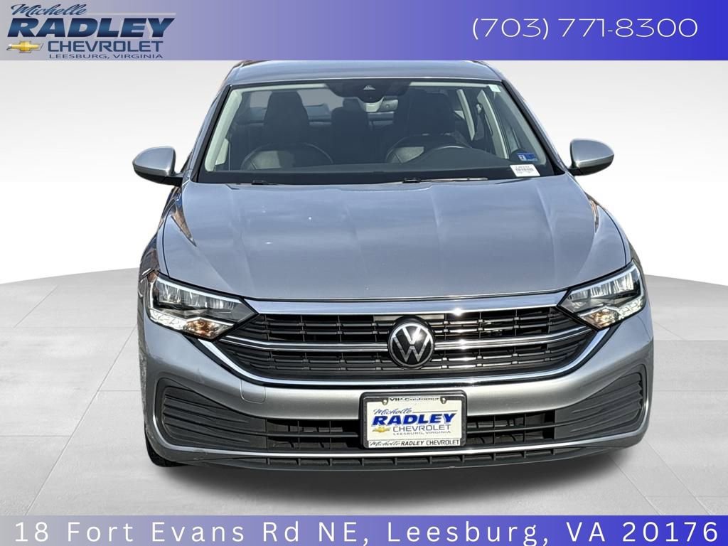 Used 2024 Volkswagen Jetta SE image 11