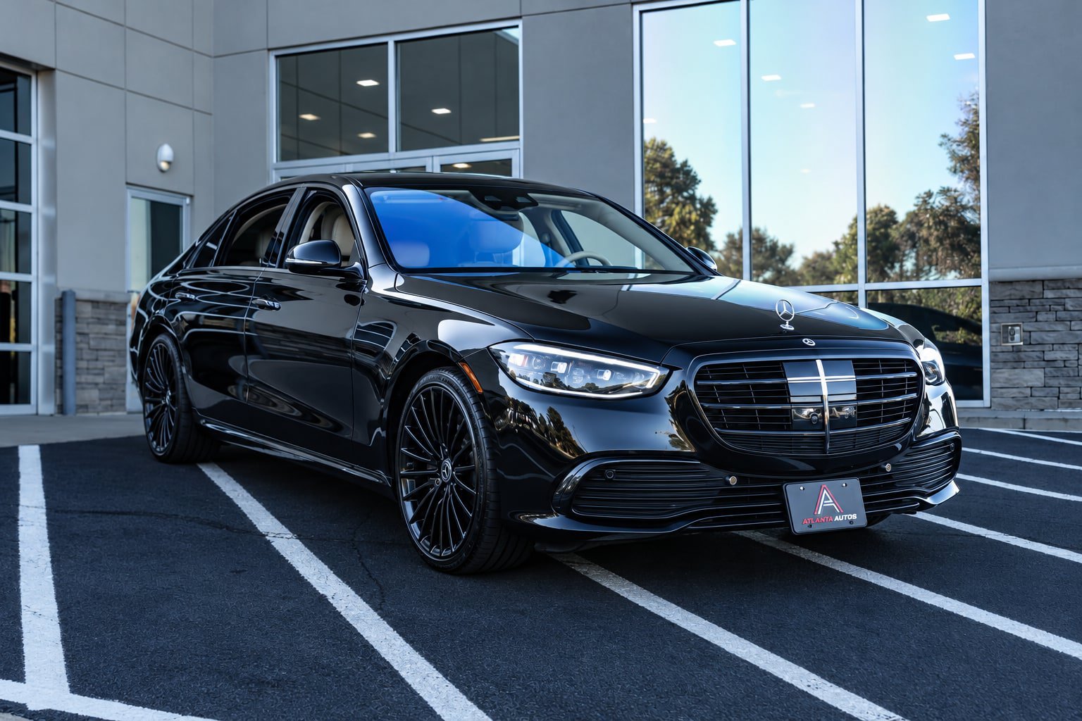 Used 2023 Mercedes-Benz S 500 4MATIC image 4