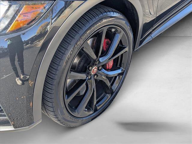 Used 2020 Jaguar F-PACE SVR image 24