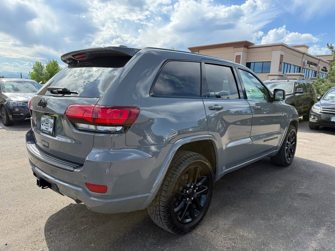 Used 2021 Jeep Grand Cherokee Laredo X image 3