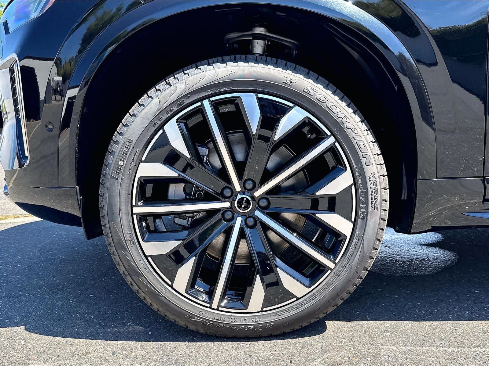 New 2026 Volvo XC90 T8 Ultra w/ Protection Package AWD/4WD image 14