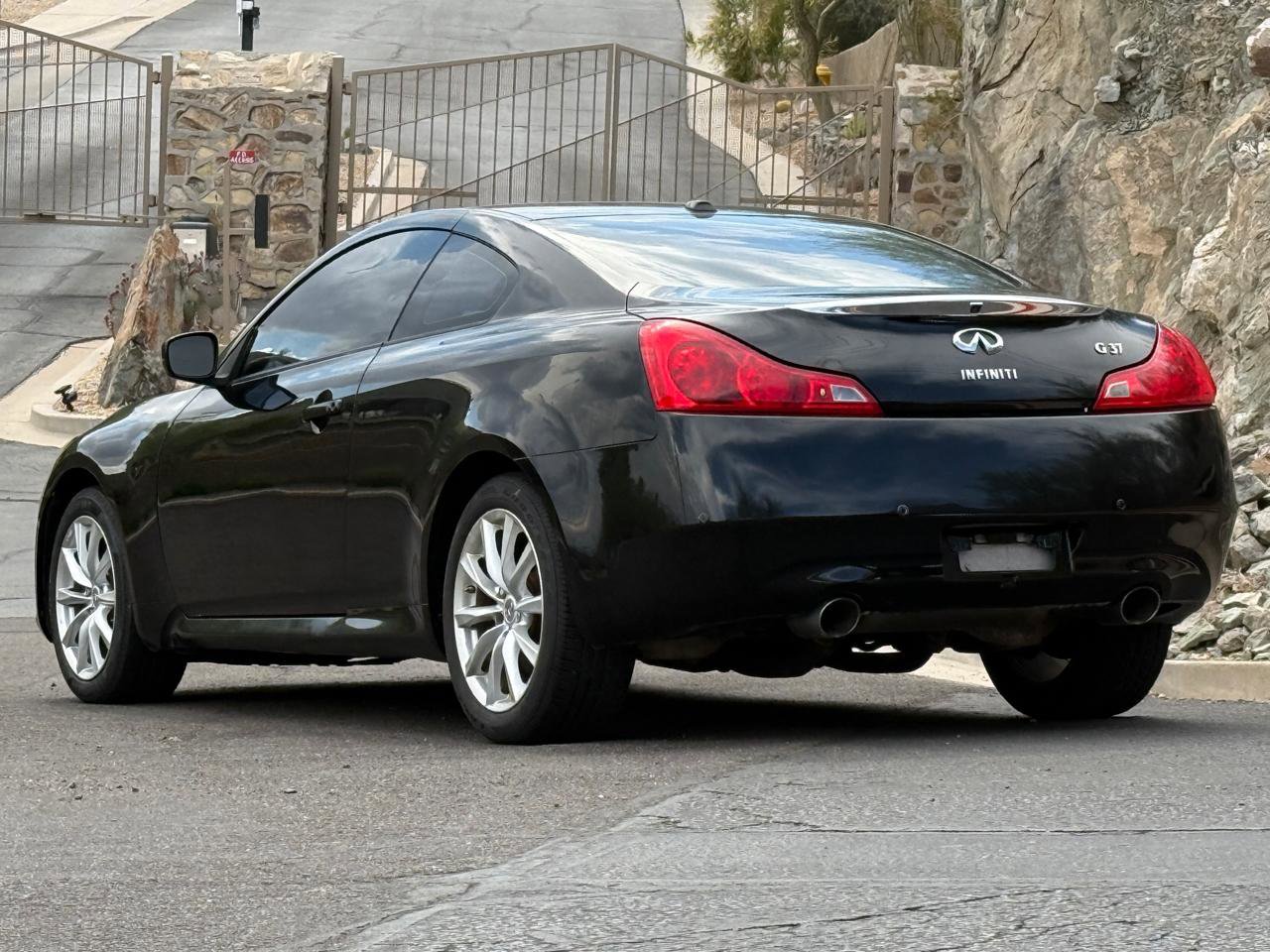 Used 2012 INFINITI G37 x w/ Premium Pkg AWD/4WD image 4