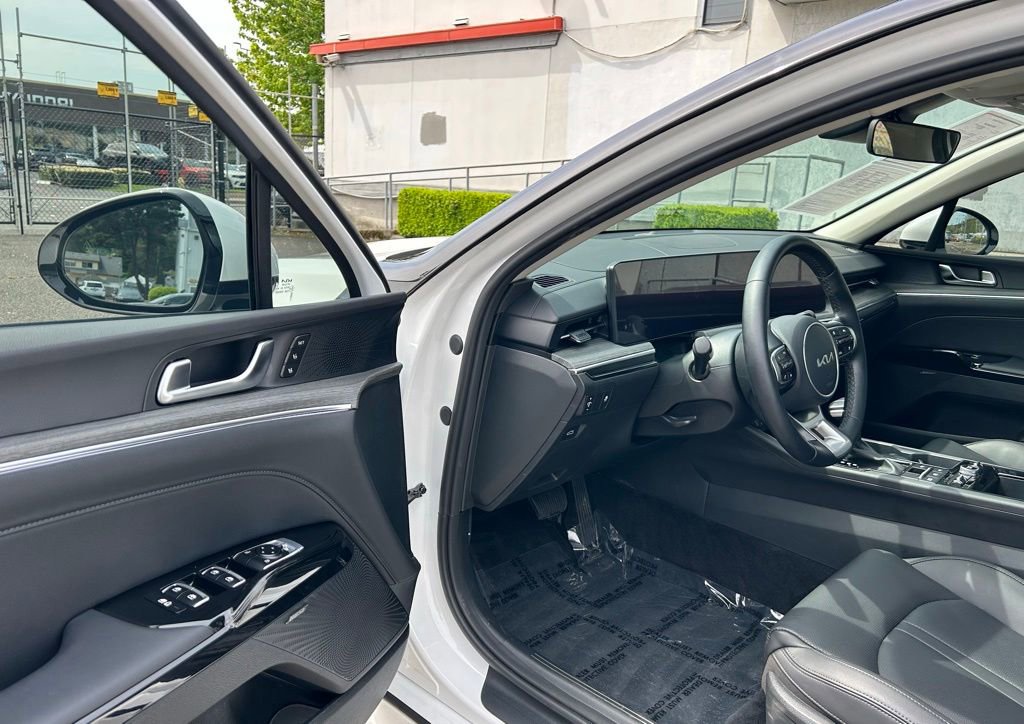 Used 2025 Kia K5 EX FWD image 9
