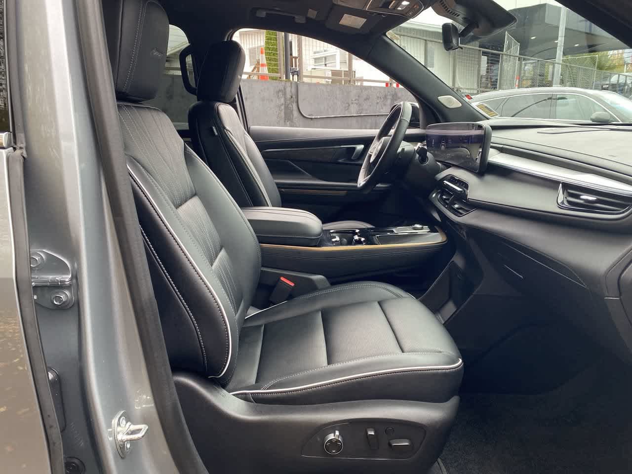 Used 2026 Buick Enclave Avenir w/ Super Cruise Package FWD image 18