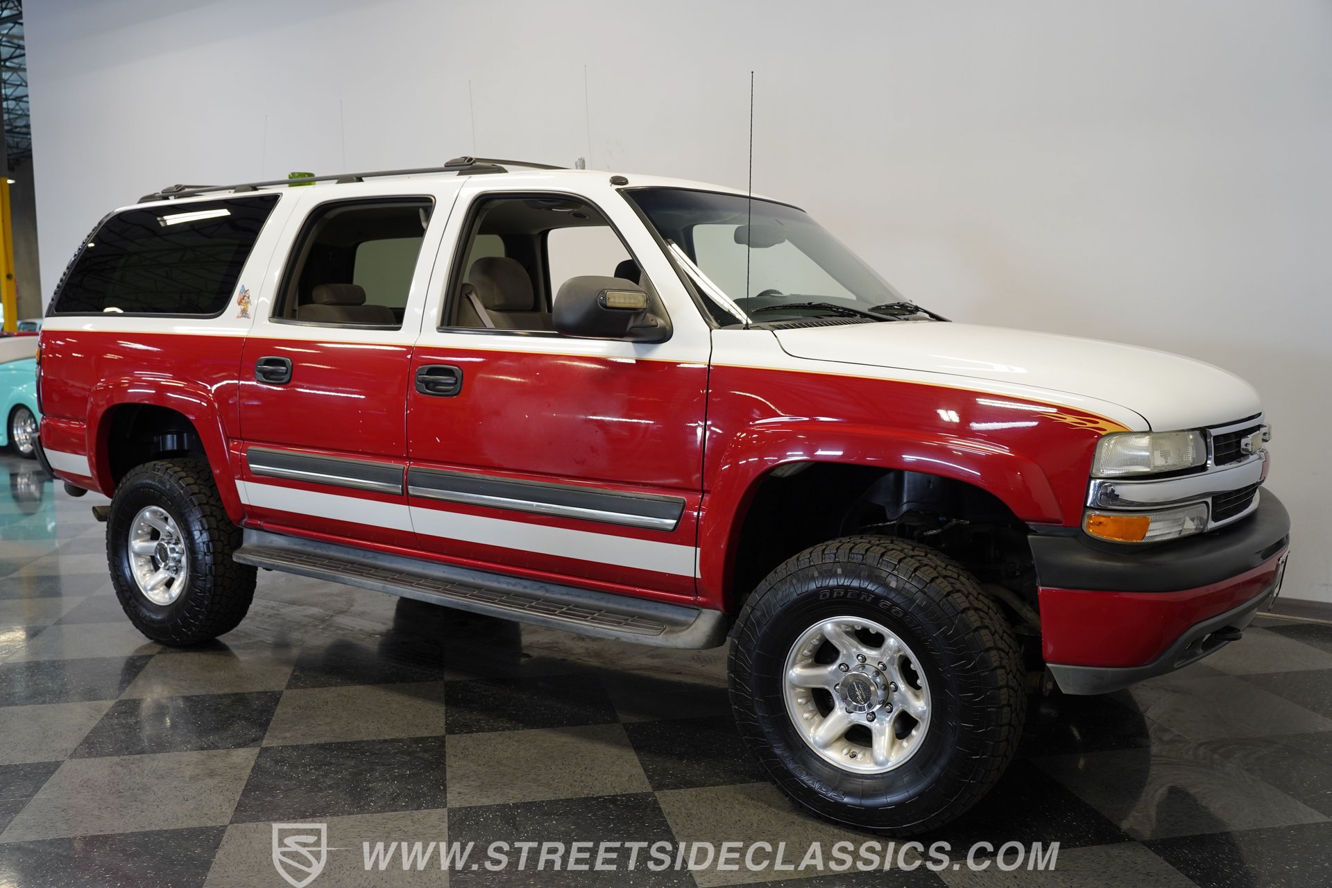 Used 2004 Chevrolet Suburban 2500 LS w/ Suspension Package, Autoride AWD/4WD image 16