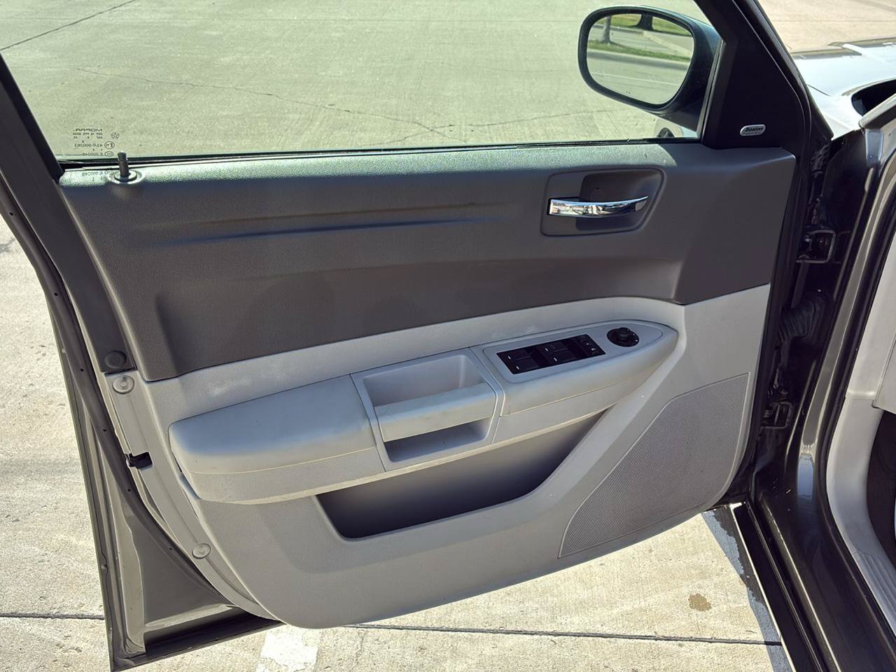 Used 2008 Chrysler 300 LX RWD image 21