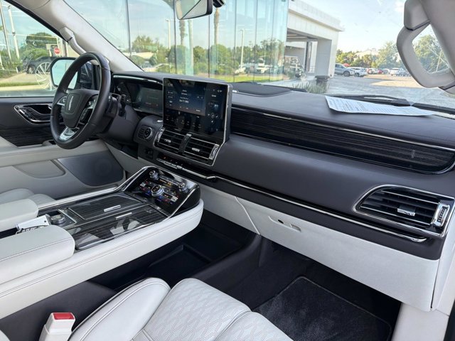 Certified 2024 Lincoln Navigator Black Label AWD/4WD image 21