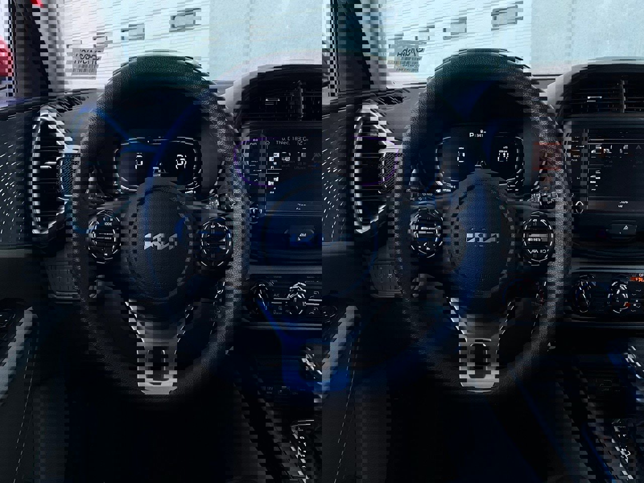 Used 2025 Kia Soul LX w/ LX Technology Package image 30