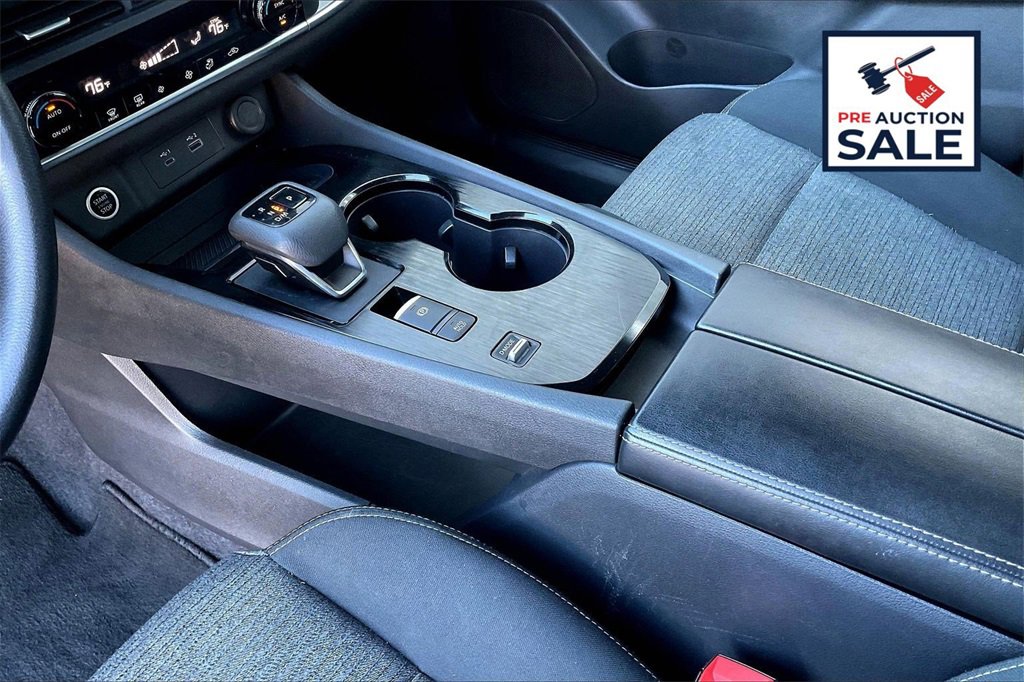 Used 2023 Nissan Rogue SV image 17