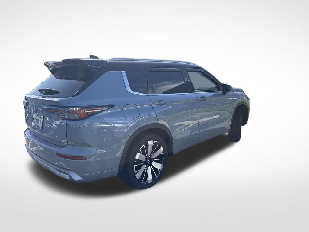 Used 2026 Mitsubishi Outlander SEL FWD image 3