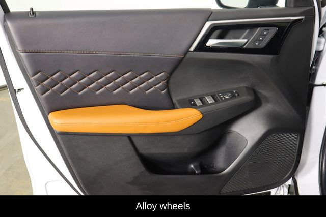 Used 2024 Mitsubishi Outlander SEL image 19