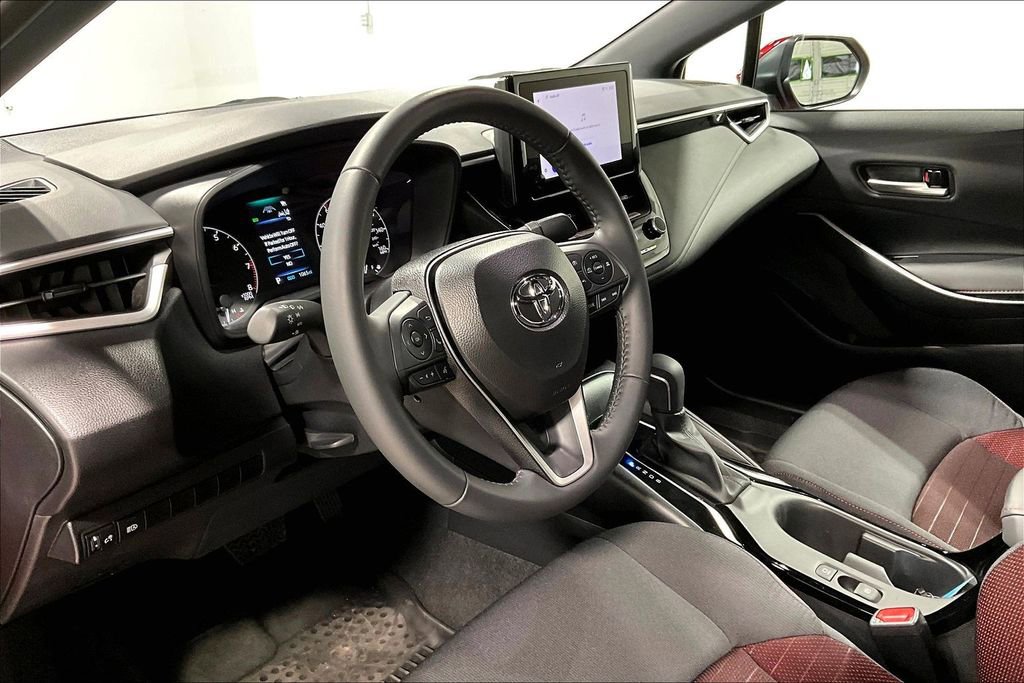 Used 2025 Toyota Corolla SE image 15