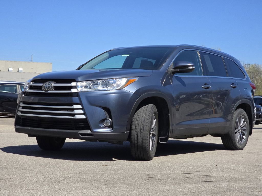 Used 2019 Toyota Highlander XLE AWD/4WD image 12