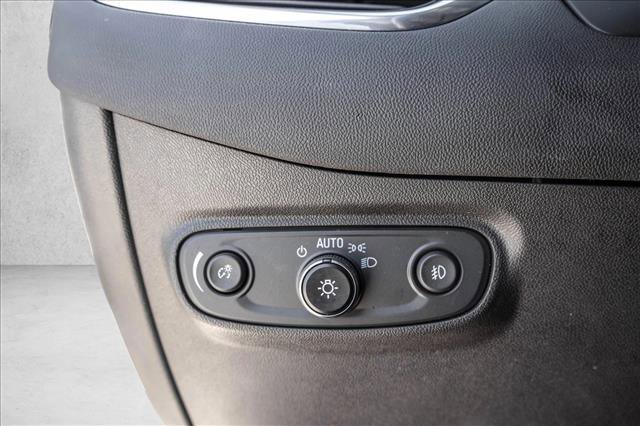 Used 2020 Chevrolet Equinox LT image 14