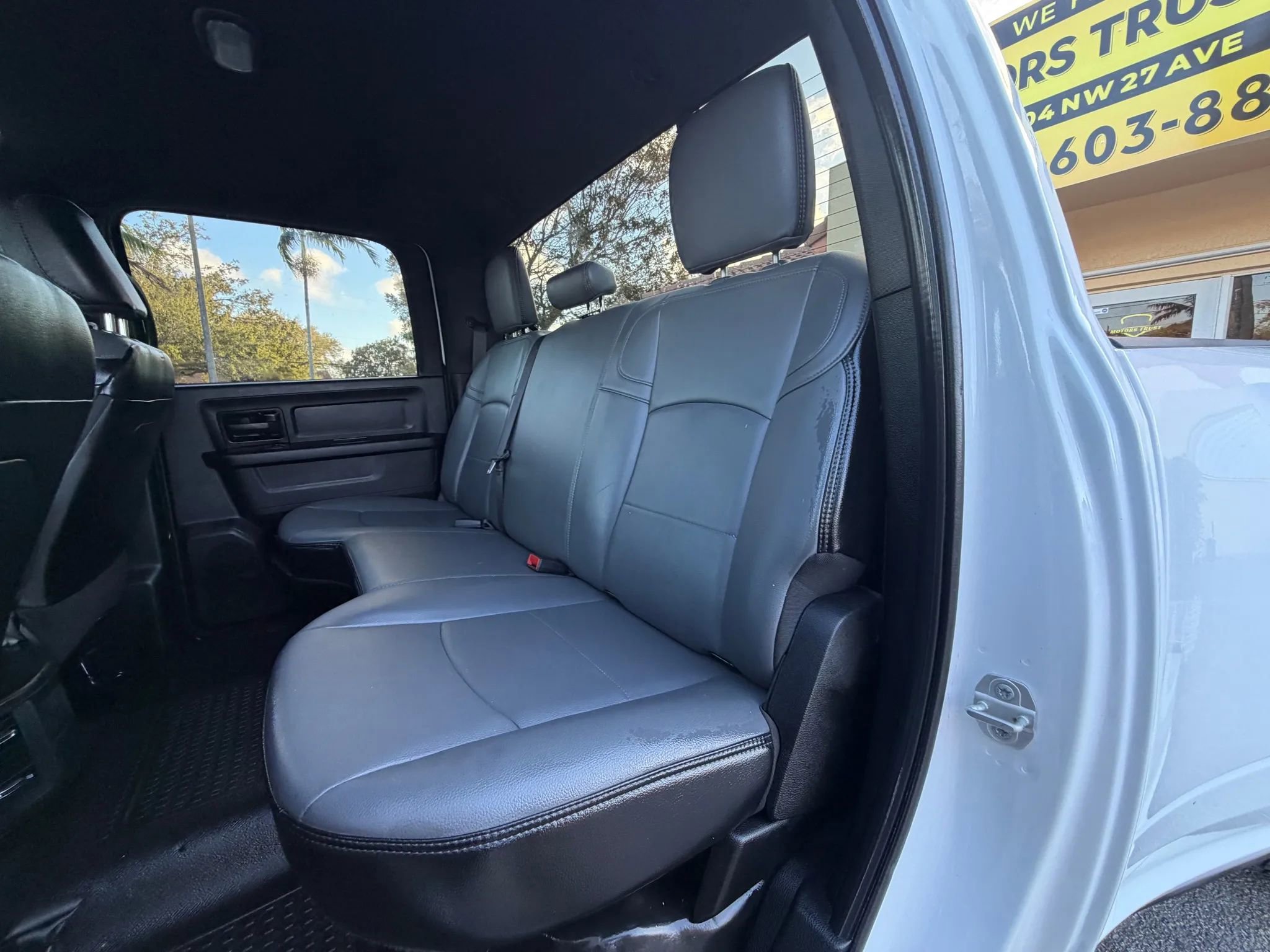 Used 2023 RAM 3500 Tradesman w/ Convenience Group AWD/4WD image 19