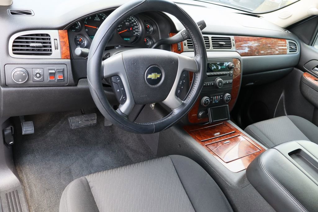 Used 2011 Chevrolet Avalanche LS image 10
