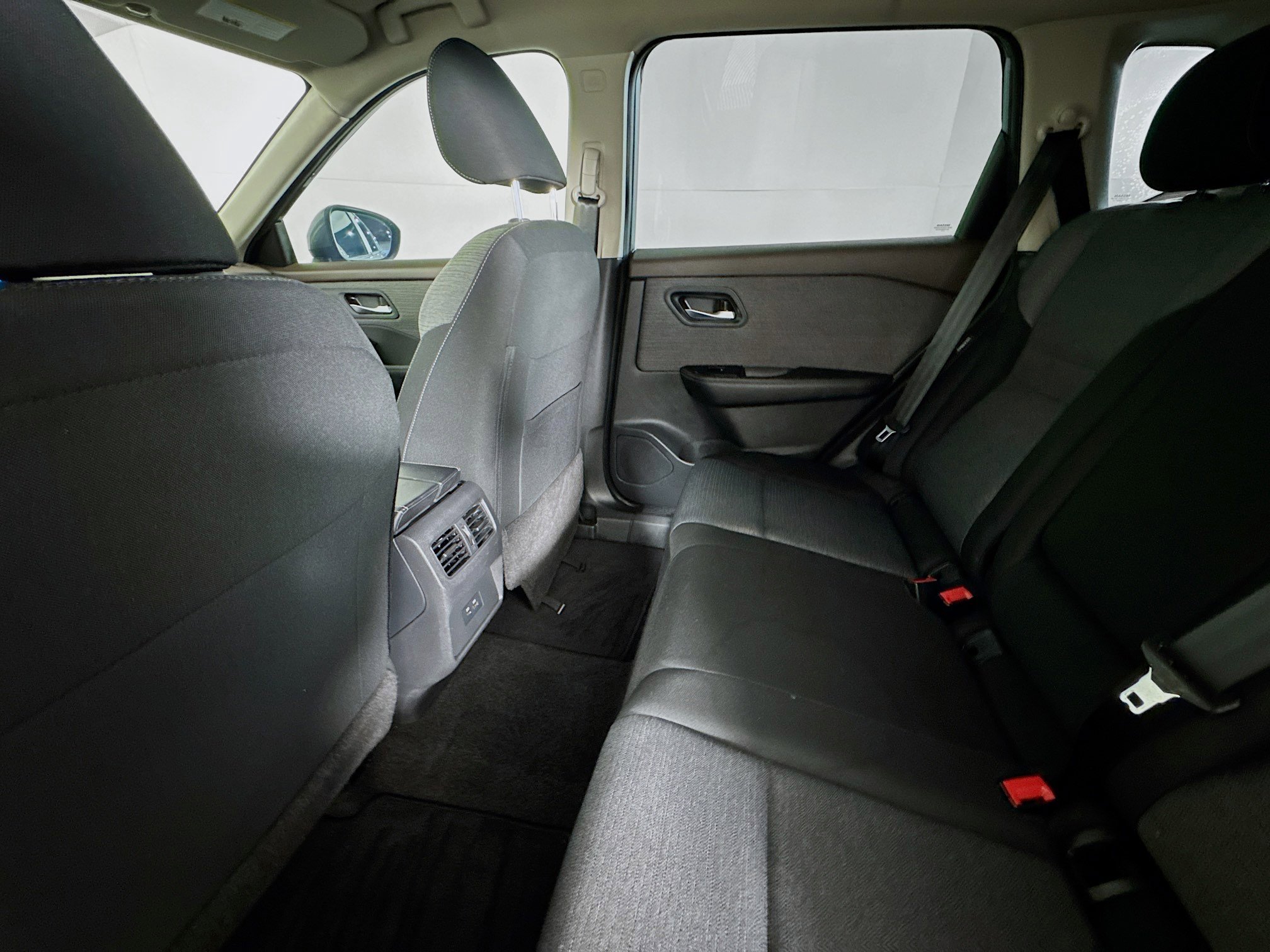 Used 2023 Nissan Rogue SV FWD image 24