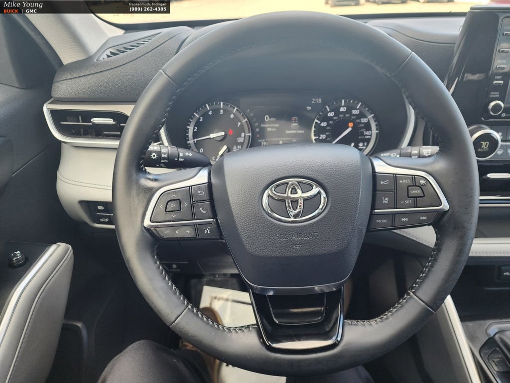 Used 2020 Toyota Highlander XLE image 34