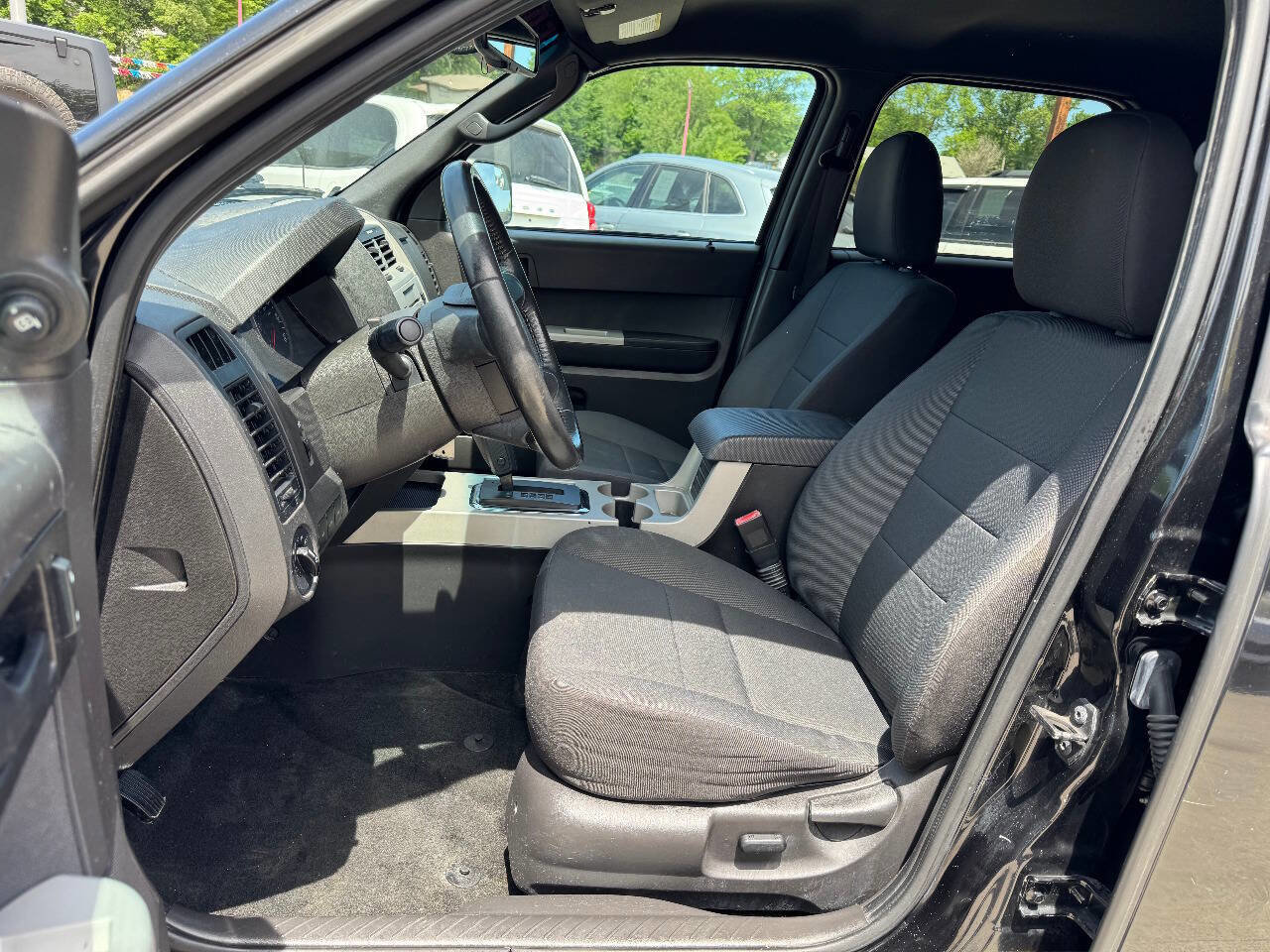 Used 2011 Ford Escape XLT image 9