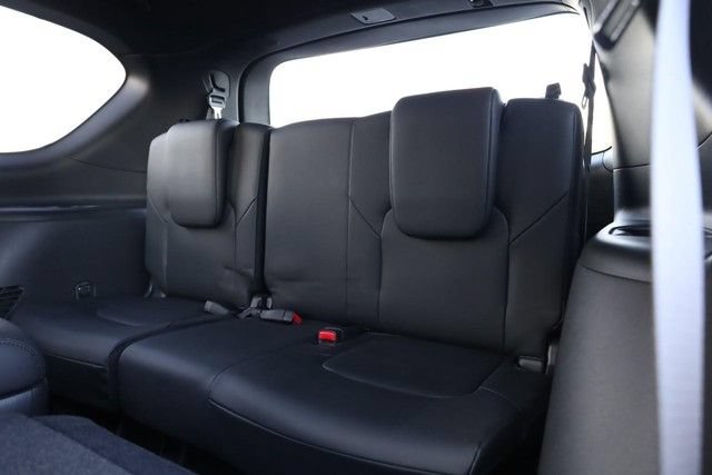 Certified 2024 Nissan Armada SL w/ Midnight Edition Package AWD/4WD image 27