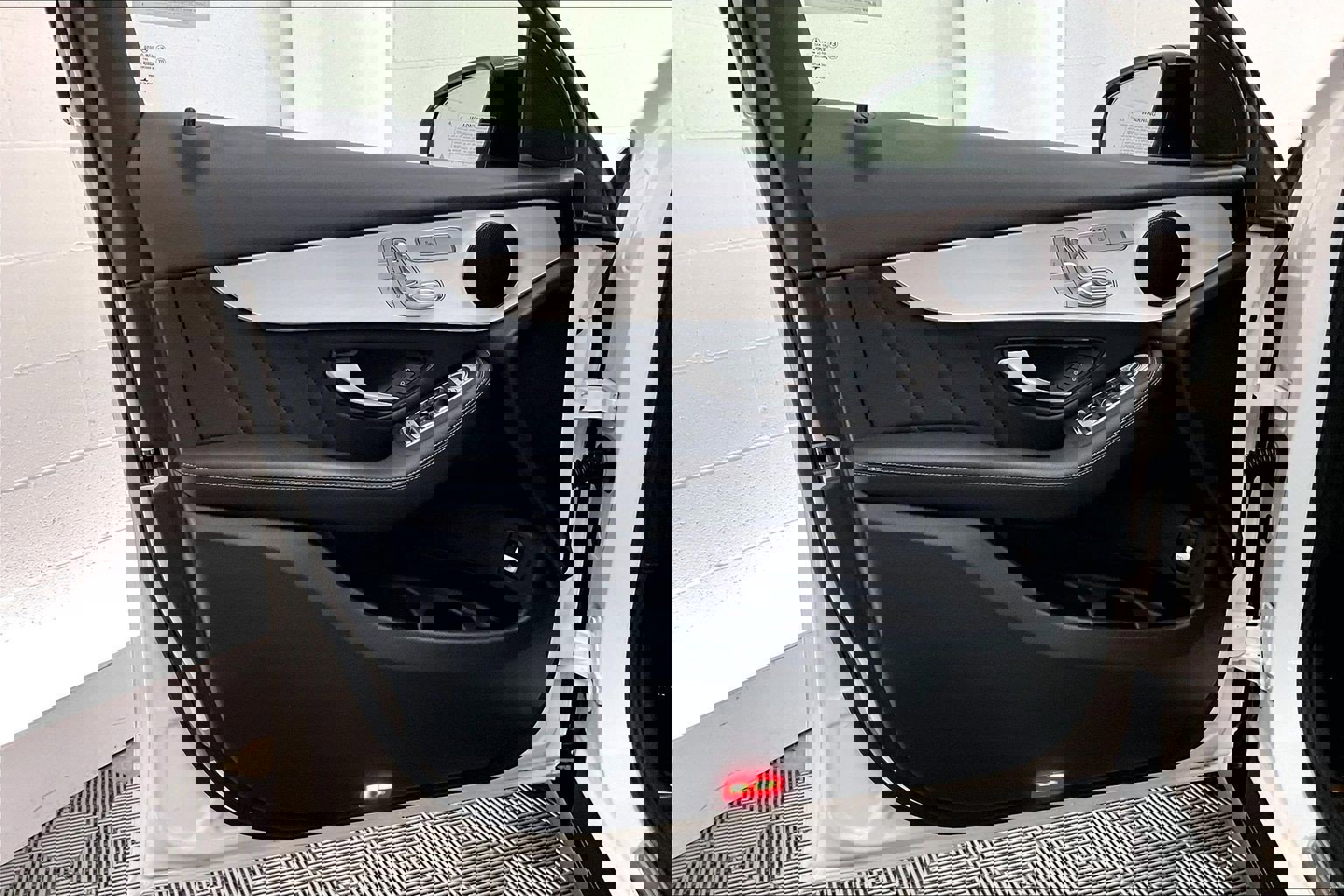 Used 2021 Mercedes-Benz GLC 300 image 24