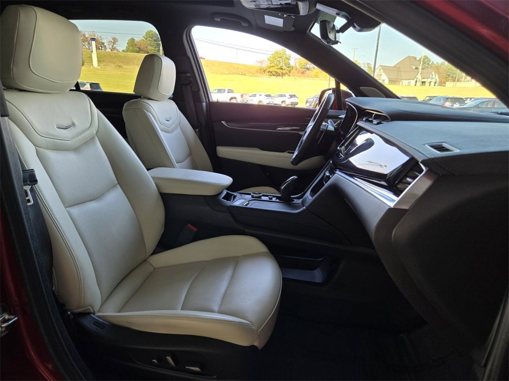 Used 2024 Cadillac XT6 Sport w/ Technology Package image 24