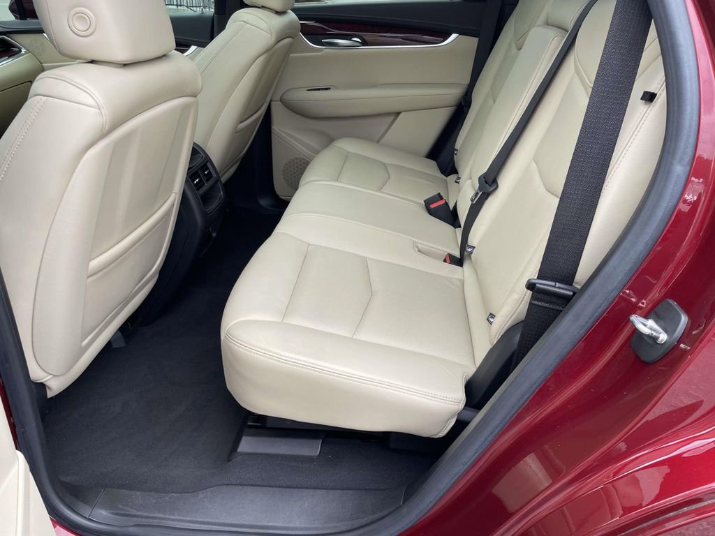 Used 2018 Cadillac XT5 Luxury w/ Driver Awareness Package image 12