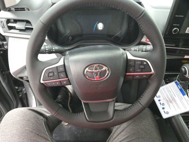 New 2026 Toyota Sienna XLE image 35