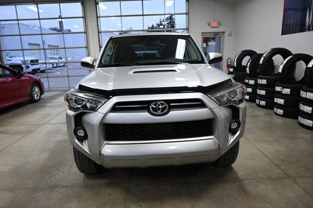Used 2024 Toyota 4Runner TRD Off-Road image 2