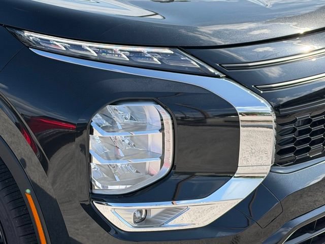 New 2026 Mitsubishi Outlander LE FWD image 8