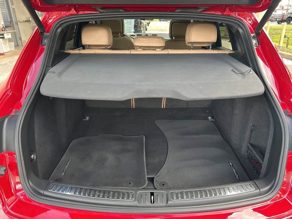 Used 2020 Porsche Macan image 34