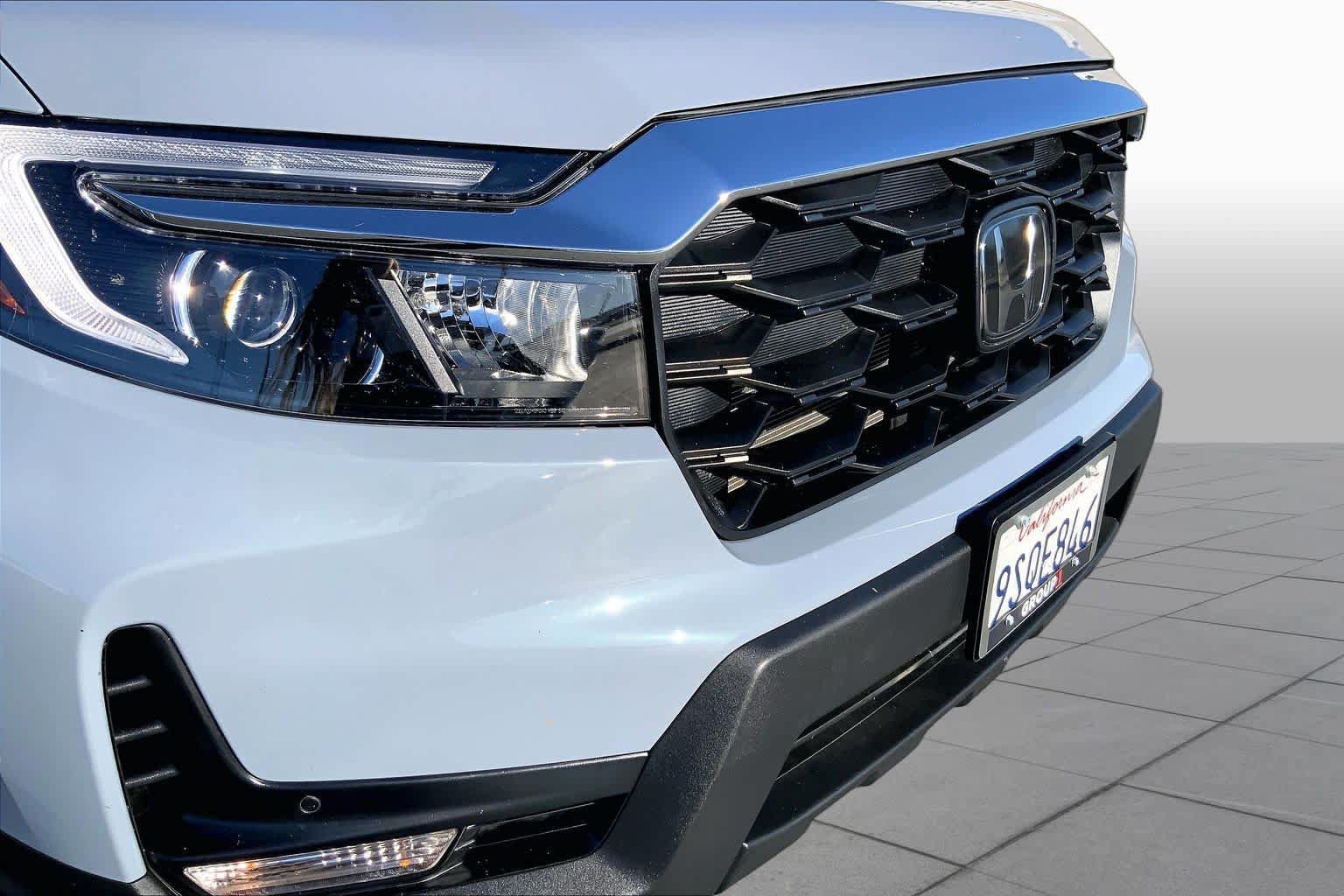 Used 2025 Honda Passport EX-L image 28
