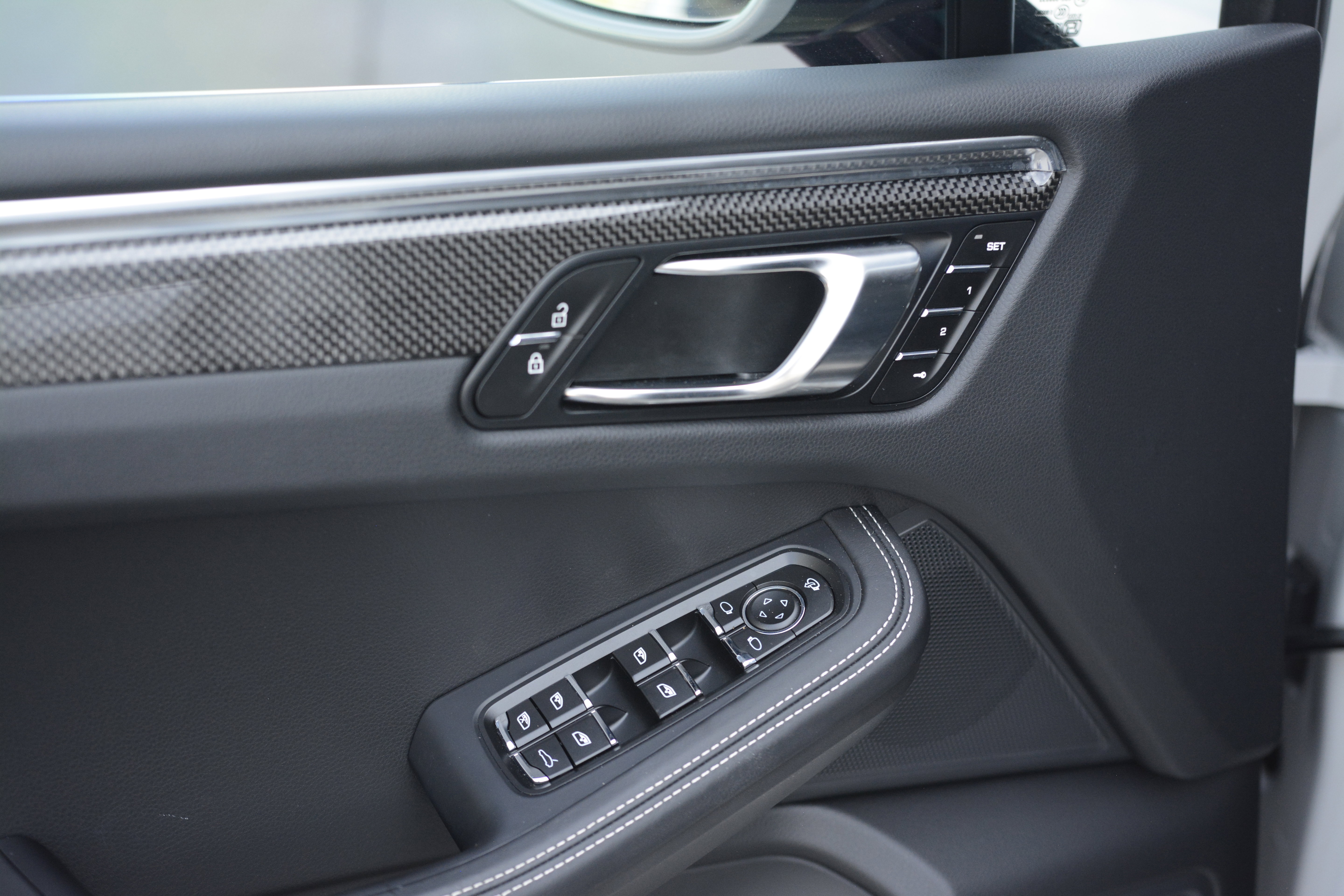 Certified 2026 Porsche Macan Turbo AWD/4WD image 14