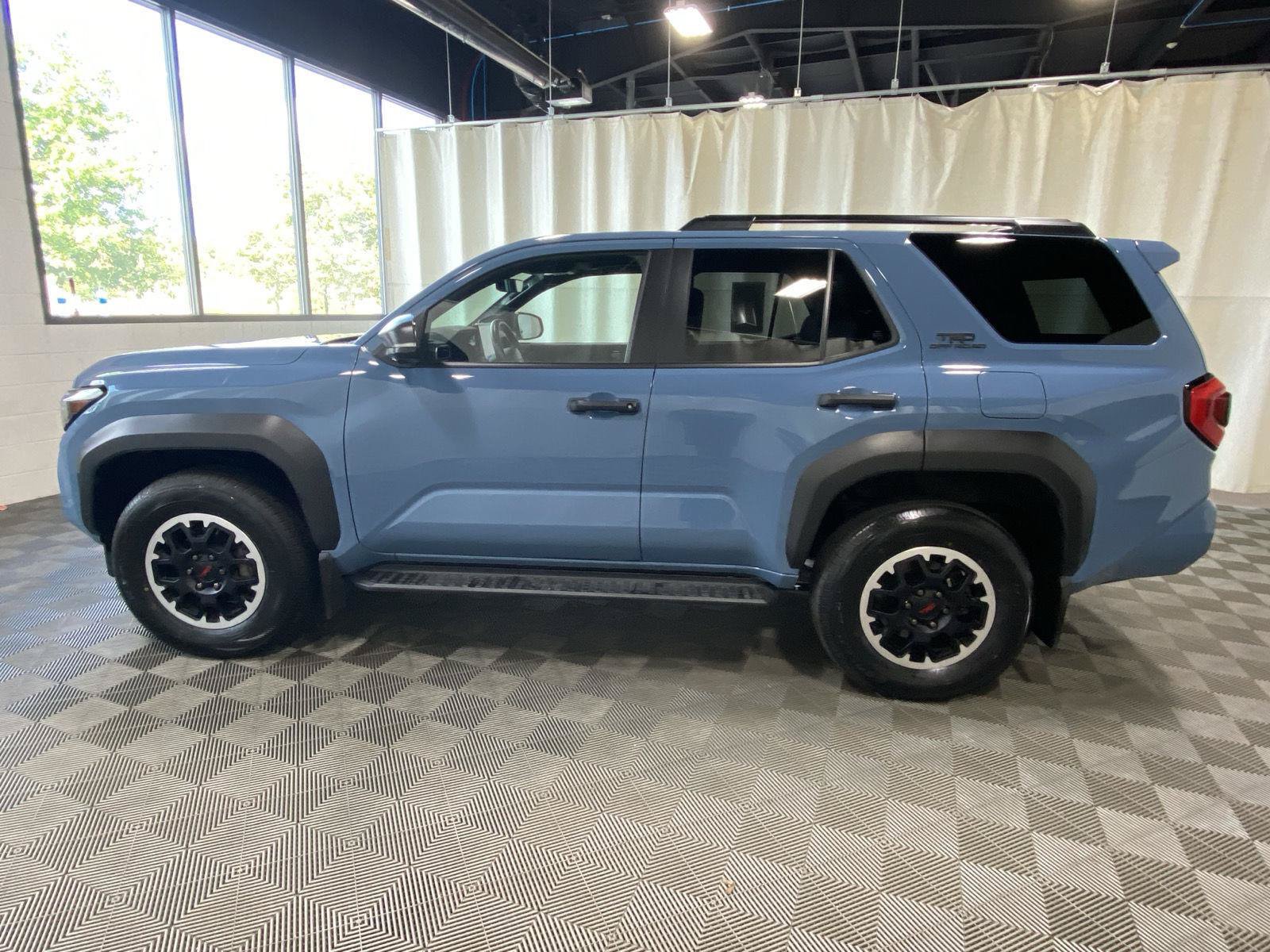 Certified 2025 Toyota 4Runner TRD Off-Road Premium AWD/4WD image 6